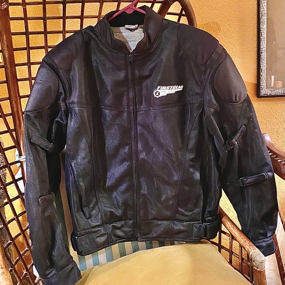 Men’s black First Gear mesh Riding Jacket, like new, with armour. Size large. - Picture 3 of 15